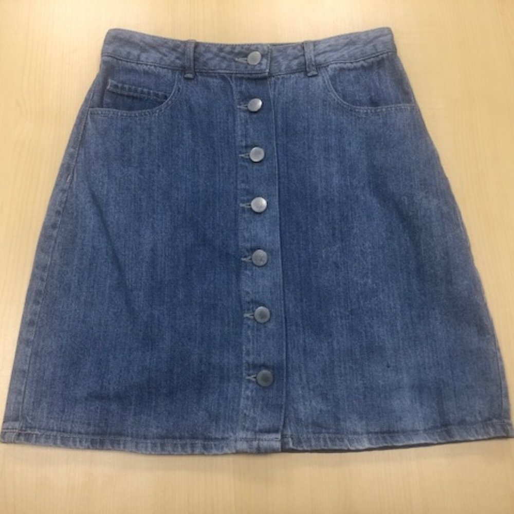 Simons Twik Denim Skirt Size Small